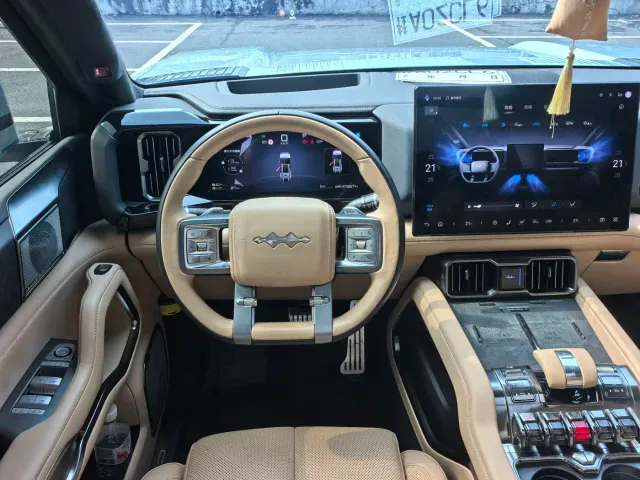BYD FangChengBao Leopard 8 — Фото автомобиля 11