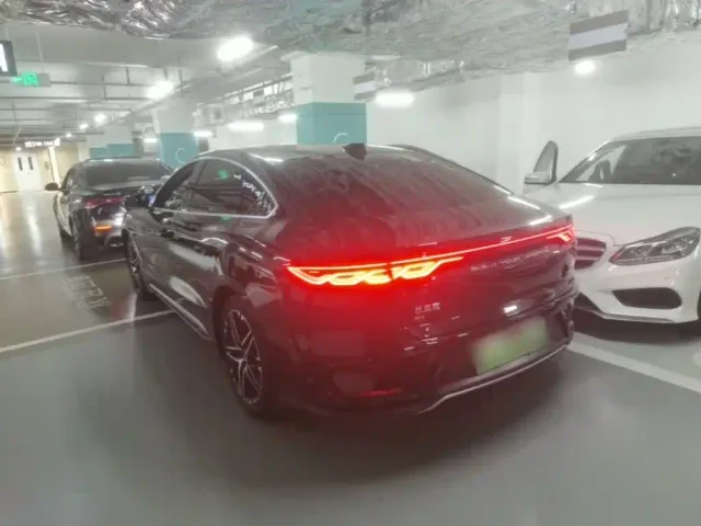 BYD Han — Фото автомобиля 4