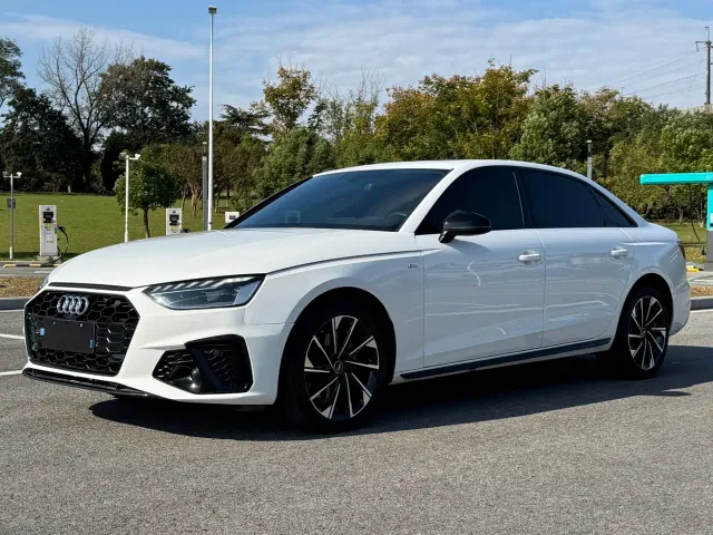 Фотография автомобиля — Audi A4L