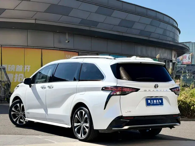 Toyota Granvia — Фото автомобиля 5