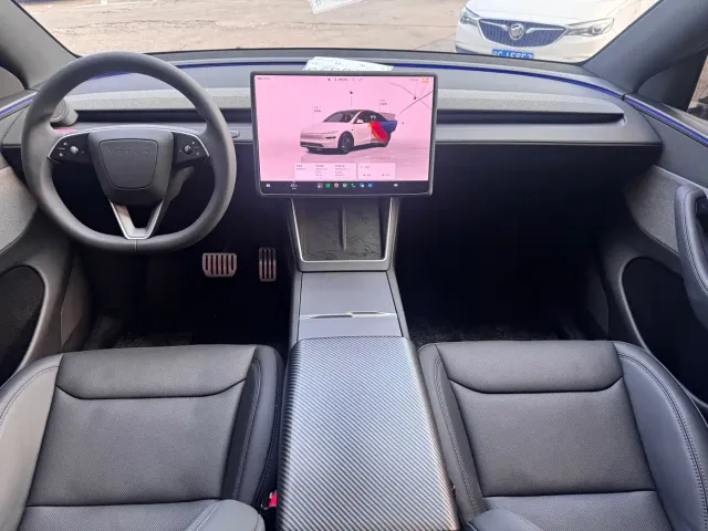 Tesla Model Y — Фото автомобиля 8