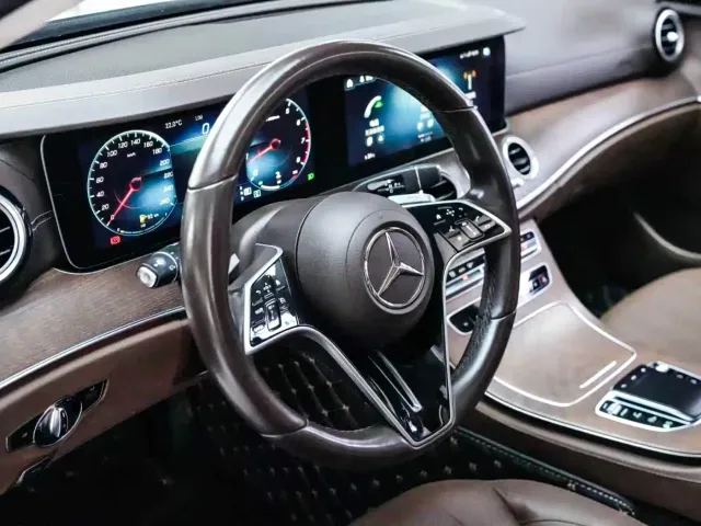 Mercedes-Benz E-Class — Фото автомобиля 8