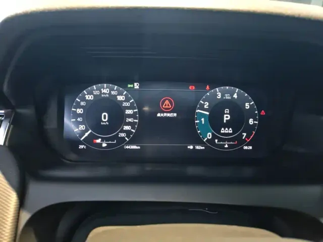 Land Rover Discovery Sport — Фото автомобиля 11