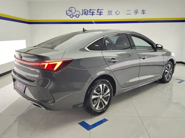 Changan Eado — Фото автомобиля 3