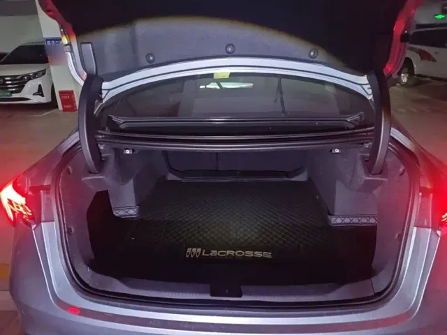 Buick LaCrosse — Фото автомобиля 9