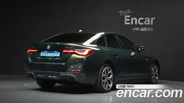 BMW i4 — Фото автомобиля 2
