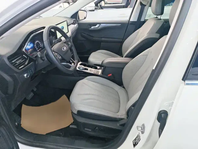 Ford Escape — Фото автомобиля 11