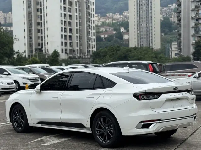 Ford Mondeo — Фото автомобиля 6