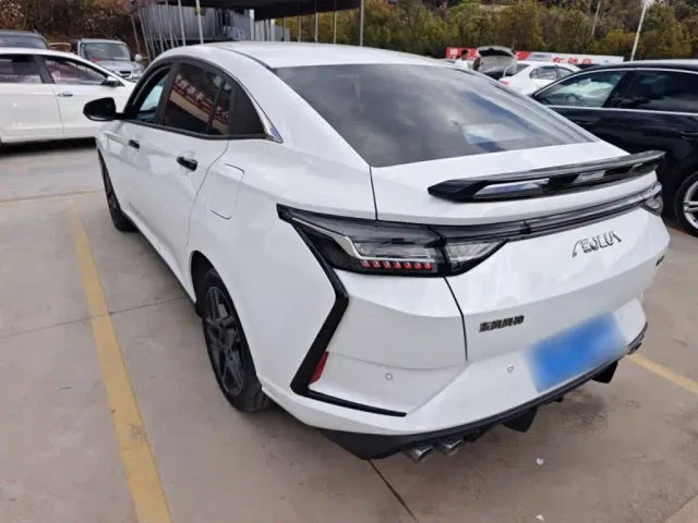 Dongfeng Yixuan — Фото автомобиля 22