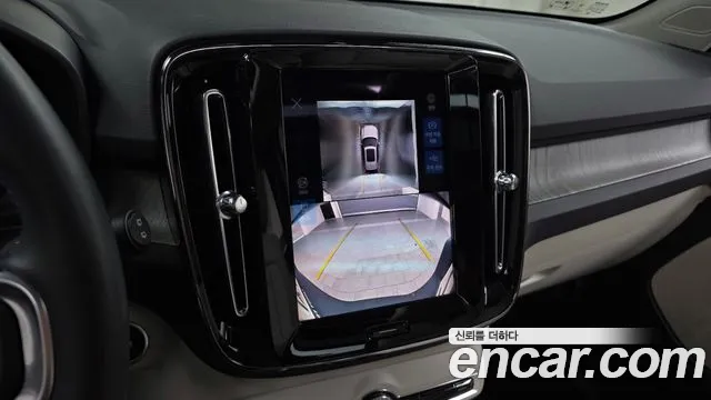 Вольво XC40 B4 Ultimate Bright — Фото автомобиля 14