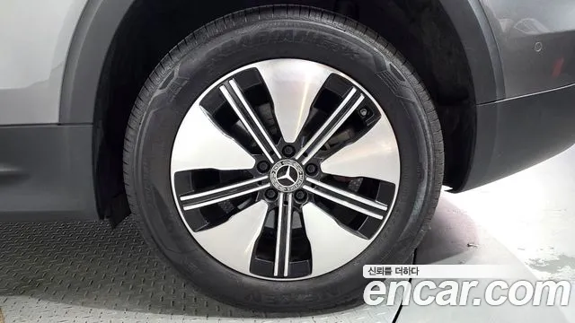 Mercedes-Benz EQB — Фото автомобиля 16