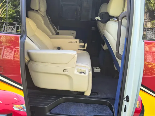 Li Auto MEGA — Фото автомобиля 5