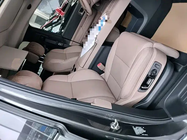 Li Auto MEGA — Фото автомобиля 24