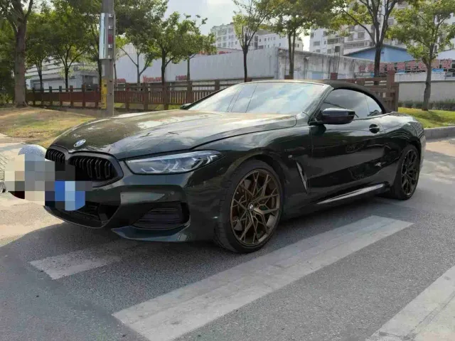 Фотография автомобиля — BMW 8 Series