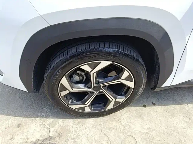 Geely Boyue L — Фото автомобиля 22