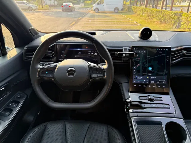 Nio ES8 — Фото автомобиля 20
