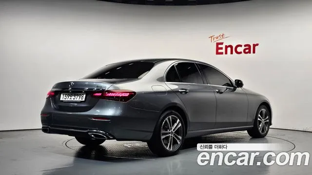 Mercedes-Benz E-Class E-класс W213 E350 4MATIC Avantgarde — Фото автомобиля 2