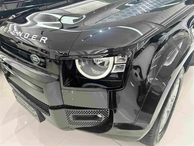 Land Rover Defender — Фото автомобиля 4