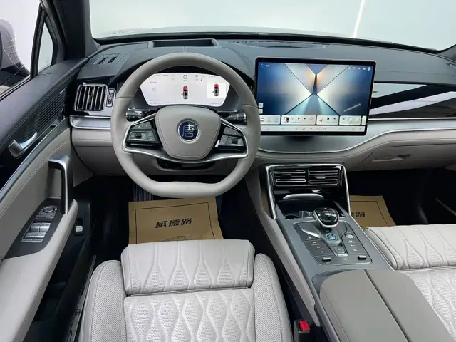 BYD Tang — Фото автомобиля 26