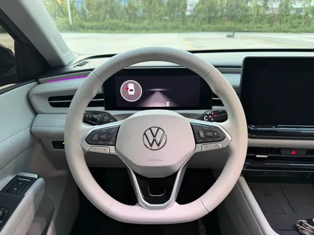 Volkswagen Lavida — Фото автомобиля 21