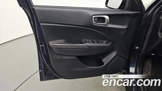Hyundai Venue — Фото автомобиля 13
