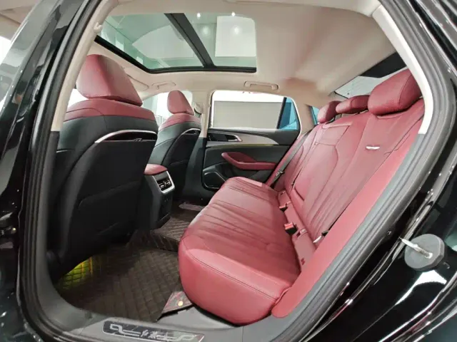 Hongqi H5 — Фото автомобиля 16
