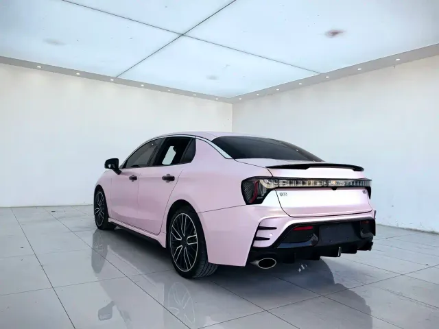 Lynk & Co 03 — Фото автомобиля 12