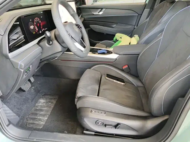 Volkswagen Passat — Фото автомобиля 14