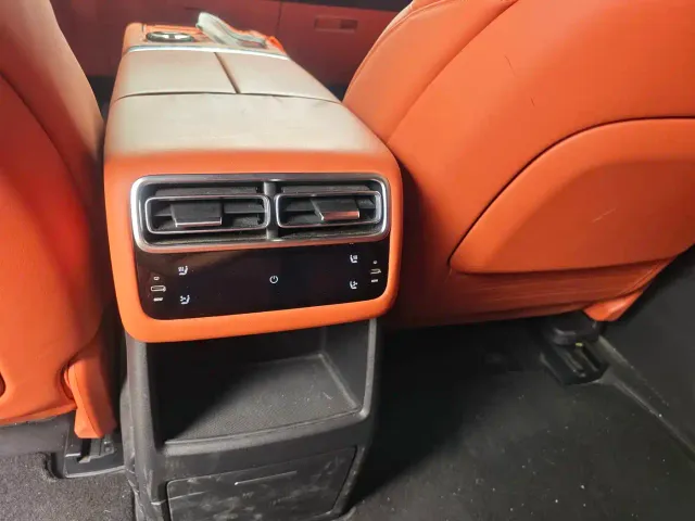 Li Auto L7 — Фото автомобиля 15