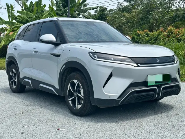 BYD Yuan UP 2024 401KM Leading Edition — Фото автомобиля 3