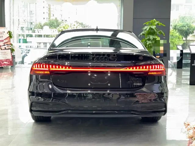 Audi A7L — Фото автомобиля 9