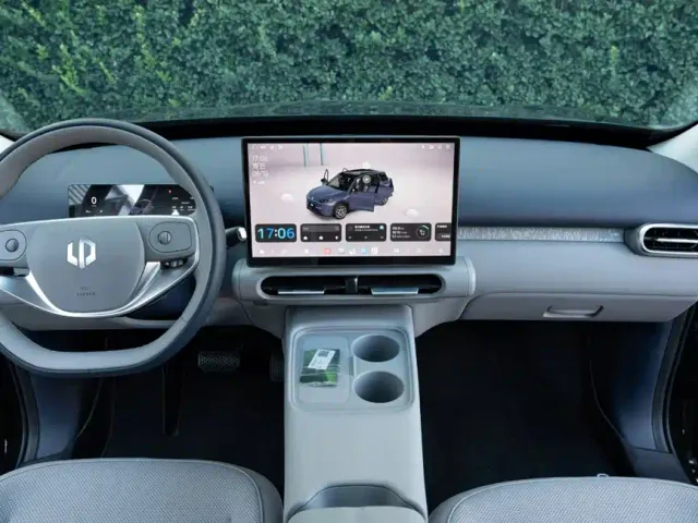 Leapmotor A10 — Фото автомобиля 5