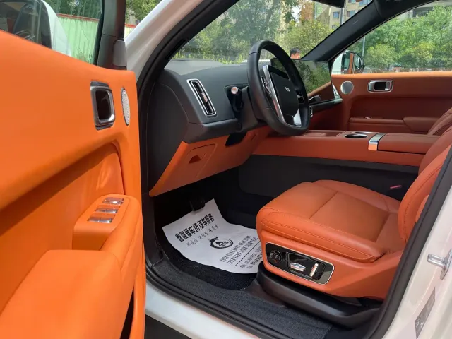 Li Auto L7 — Фото автомобиля 7