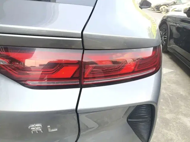 BYD Song L EV — Фото автомобиля 7