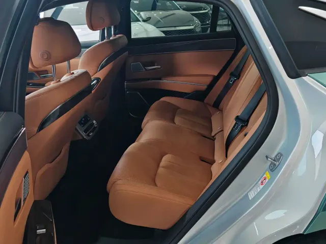 BYD Han L — Фото автомобиля 15