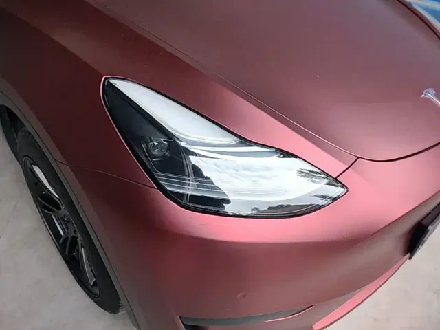 Tesla Model Y — Фото автомобиля 10