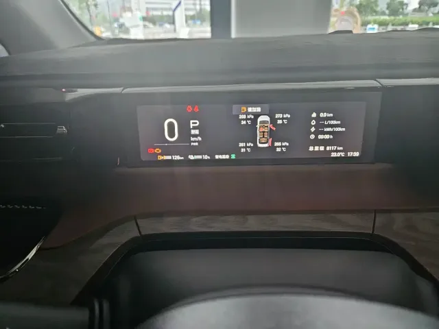 GAC Trumpchi E8 — Фото автомобиля 6