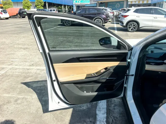 Geely Galaxy L6 — Фото автомобиля 4