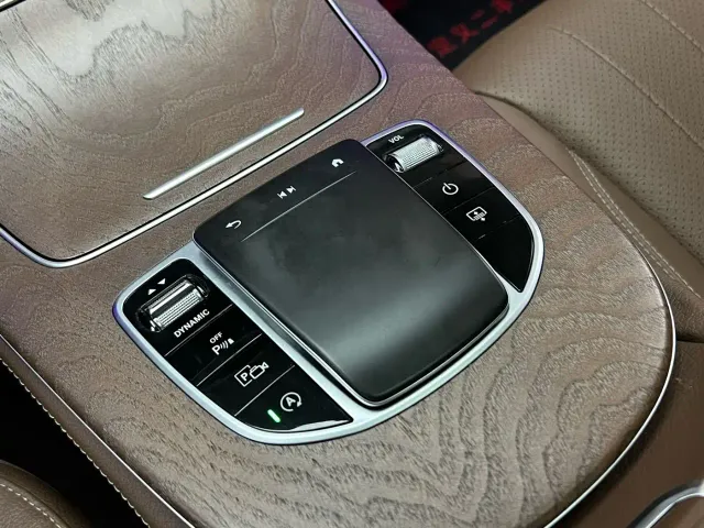 Mercedes-Benz E-Class — Фото автомобиля 15