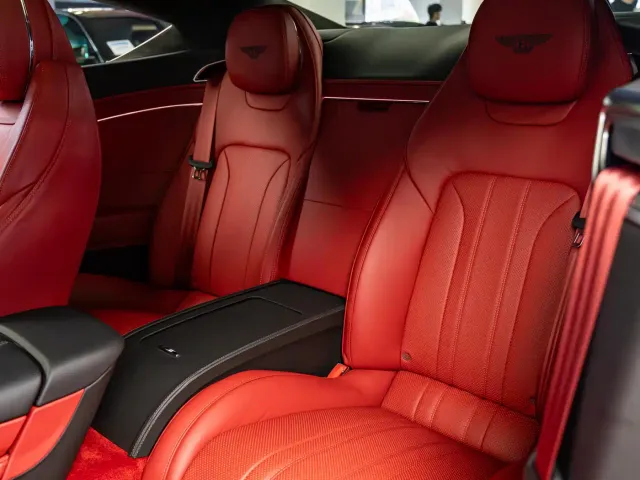 Bentley Continental — Фото автомобиля 11