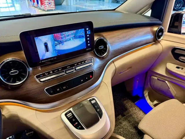 Mercedes-Benz V-Class — Фото автомобиля 14