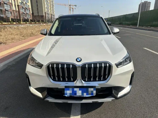 BMW X1 — Фото автомобиля 2