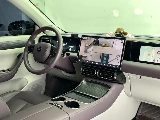 Leapmotor C11 — Фото автомобиля 12