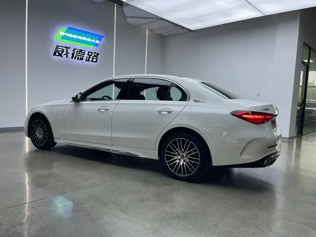 Mercedes-Benz C-Class — Фото автомобиля 4