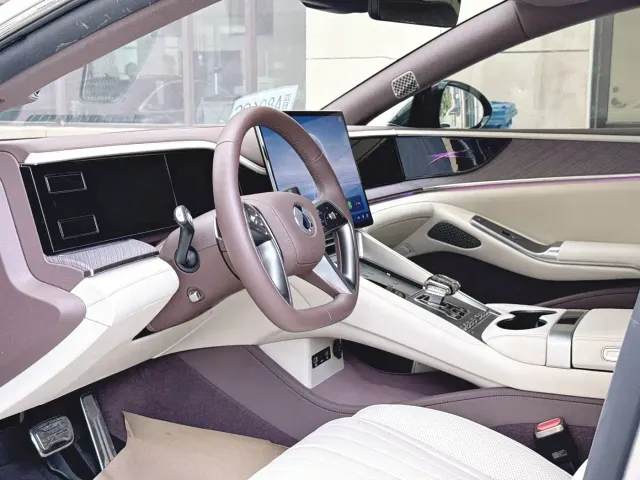 Denza Z9GT — Фото автомобиля 4