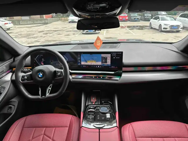 BMW 5 Series — Фото автомобиля 4