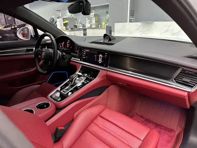Porsche Panamera — Фото автомобиля 12