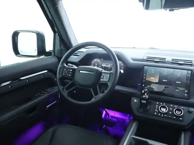 Land Rover Defender — Фото автомобиля 14