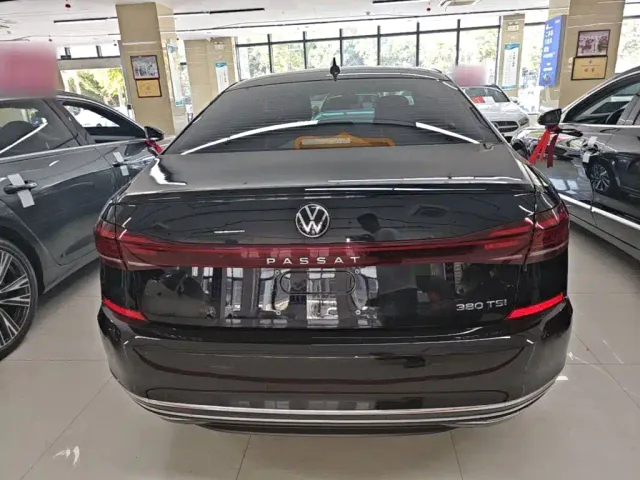 Volkswagen Passat — Фото автомобиля 5