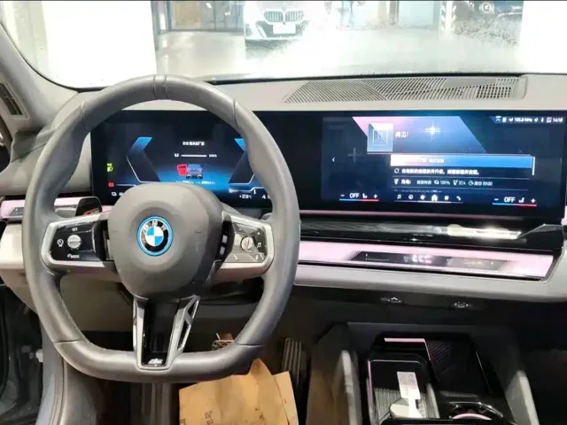 BMW i5 — Фото автомобиля 8